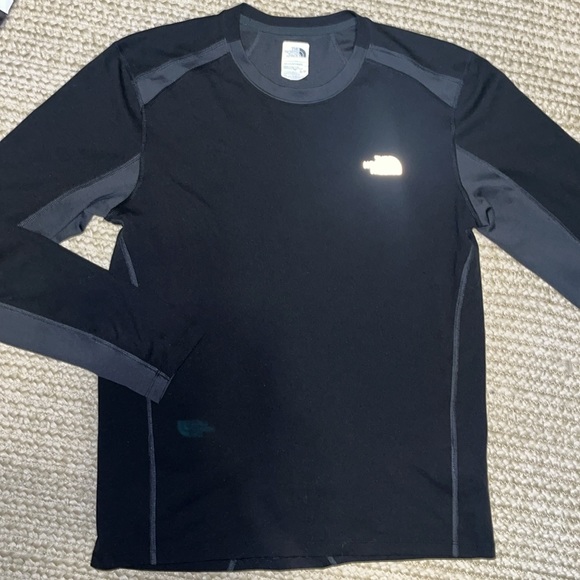 The North Face FastDry Reflective Wicking Base Layer Summit Dotknit LS Crew Tee - Picture 2 of 12